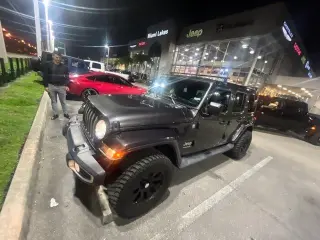 Jeep Wrangler Unlimited 2018 4x4 Moab 4p SUV (lanzamiento a mitad de año)