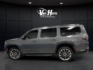 2022 Jeep Wagoneer