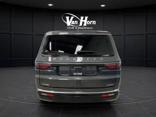 2022 Jeep Wagoneer