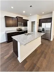 Propiedad de alquiler con 4 habitaciones y 2 baños en Richmond Hill