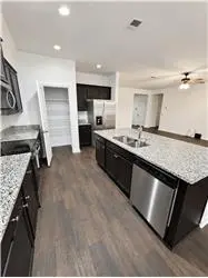 Propiedad de alquiler con 4 habitaciones y 2 baños en Richmond Hill