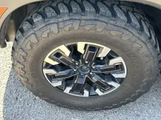 Nissan Frontier 2024 4x4 PRO-4X 4dr Crew Cab 5 ft. SB