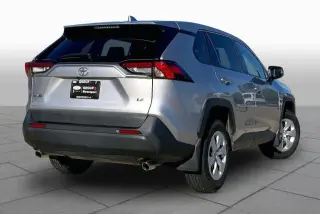 Toyota RAV4 2024 LE 4dr SUV