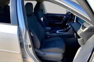 Toyota RAV4 2024 LE 4dr SUV
