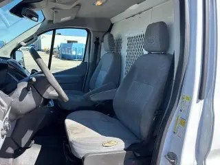 Ford Transit 2018 150 3dr SWB Low Roof Cargo Van w/Sliding Passenger Side Door