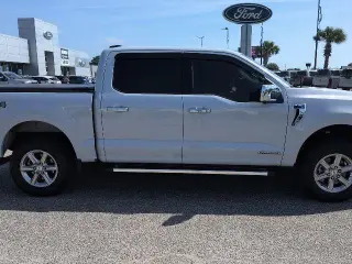 Ford F-150 2025 4x4 XLT 4dr SuperCrew 6.5 ft. SB