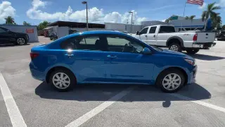 Kia Rio 2023 S Sedán 4 puertas
