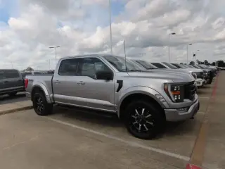 Ford F-150 2023 4x4 XLT 4 puertas SuperCrew 5.5 pies SB