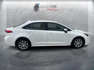 Toyota Corolla 2023 LE Sedán 4 puertas