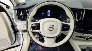 Volvo XC60 2024 AWD B5 Plus Dark Theme 4dr SUV