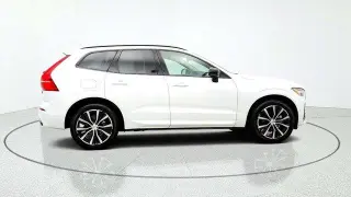 Volvo XC60 2024 AWD B5 Plus Dark Theme 4dr SUV