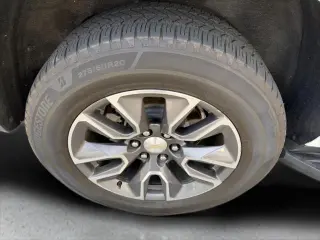 Chevrolet Suburban 2023 4x4 LT 4dr SUV