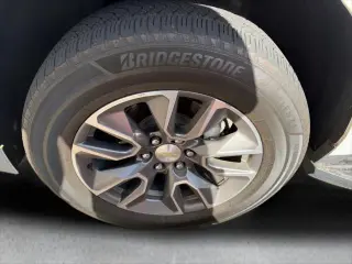 Chevrolet Suburban 2023 4x4 LT 4dr SUV
