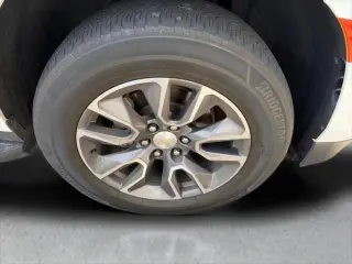 Chevrolet Suburban 2023 4x4 LT 4dr SUV