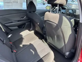 Hyundai ELANTRA 2025 SE 4dr Sedán