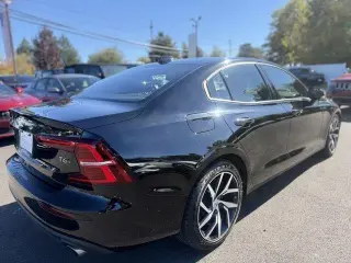 Volvo S60 2020 AWD T6 Momentum 4dr Sedán