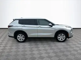 Mitsubishi Outlander 2025 ES 4dr SUV