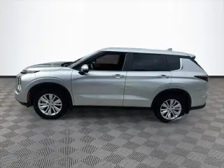 Mitsubishi Outlander 2025 ES 4dr SUV