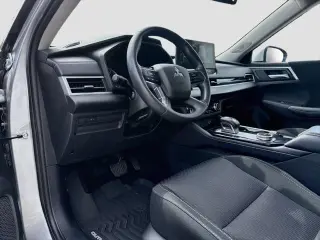 Mitsubishi Outlander 2025 ES 4dr SUV