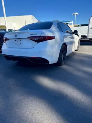Alfa Romeo Giulia 2019 Base 4dr Sedán
