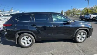 Toyota Highlander 2022 AWD LE 4dr SUV