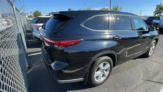 Toyota Highlander 2022 AWD LE 4dr SUV