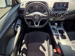 Nissan Sentra 2023 SV 4dr Sedán