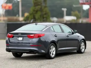 Kia Optima 2015 LX 4dr Sedán