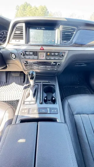 2017 Genesis G80