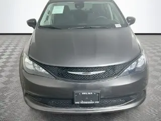 Chrysler Voyager 2023 LX 4dr Mini-Van
