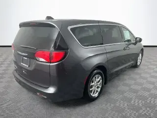Chrysler Voyager 2023 LX 4dr Mini-Van