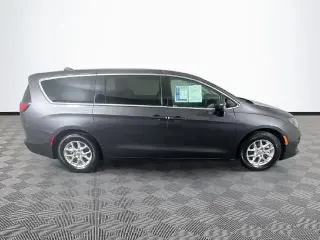 Chrysler Voyager 2023 LX 4dr Mini-Van