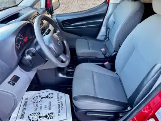 2016 NISSAN NV200