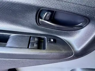 2016 NISSAN NV200