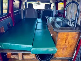 2016 NISSAN NV200