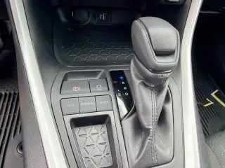Toyota RAV4 2024 XLE 4dr SUV