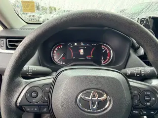 Toyota RAV4 2024 XLE 4dr SUV