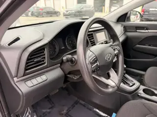 Hyundai ELANTRA 2019 SE 4 puertas Sedán 6M