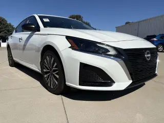 Nissan Altima 2025 2.5 SV 4dr Sedán