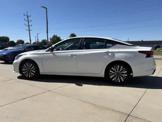Nissan Altima 2025 2.5 SV 4dr Sedán