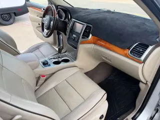 2011 Jeep GRAND CHEROKEE