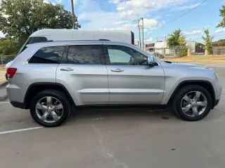 2011 Jeep GRAND CHEROKEE