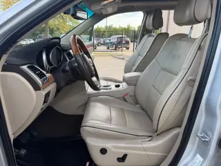 2011 Jeep GRAND CHEROKEE