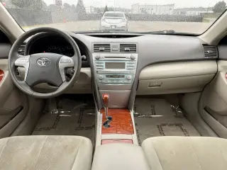 Toyota Camry 2009 SE 4 Sedán 5A
