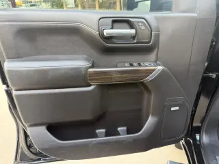 2019 Chevrolet SILVERADO 1500 CREW CAB