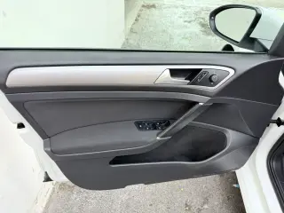 2015 Volkswagen E-GOLF