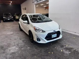 2016 Toyota PRIUS C