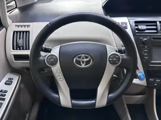 2013 Toyota PRIUS V
