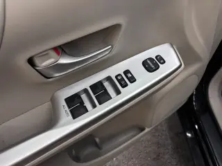 2013 Toyota PRIUS V