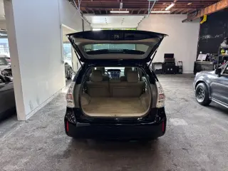 2013 Toyota PRIUS V